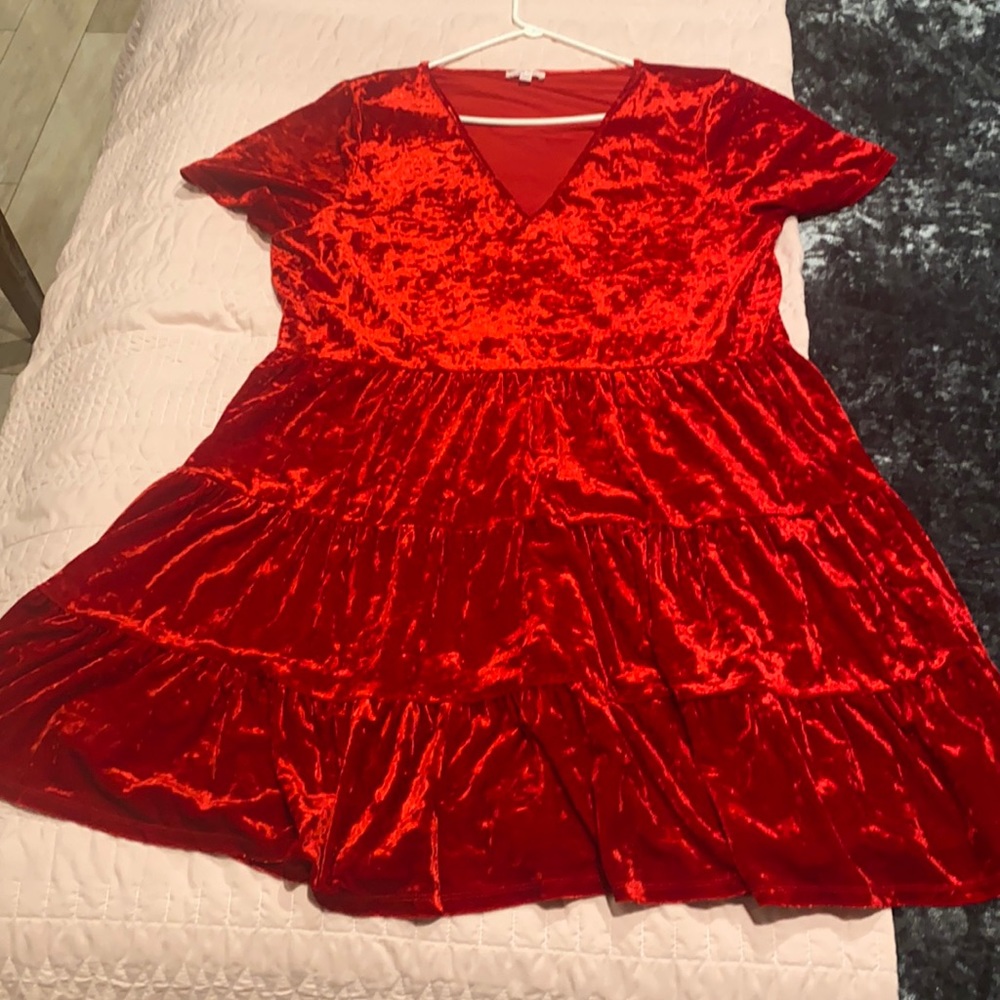 Riley&Rae woman’s velvet red dress Classic look Valentine’s vibe - Picture 1 of 5